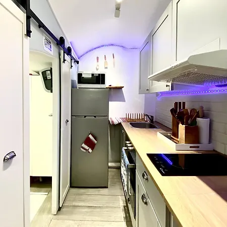 Flh - The Modern Classic Romanian Apartment Brasov