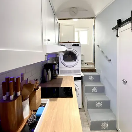 Flh - The Modern Classic Romanian Apartment