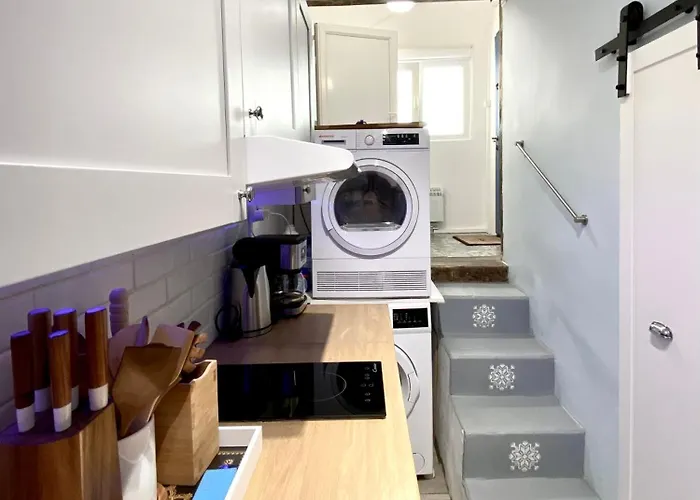 Flh - The Modern Classic Romanian Apartment